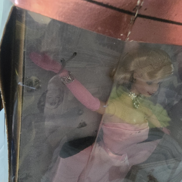 1997 Barbie Collector Edition Marilyn Monroe- Gentelmen Prefer Blondes - Picture 3 of 6